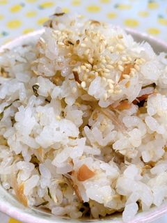 【塩サバアレンジ】塩サバと梅の混ぜごはん-レシピのメイン写真