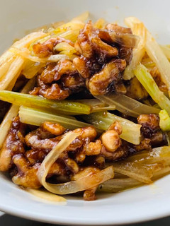 細切りセロリと豚肉の黒酢餡炒め-レシピのメイン写真