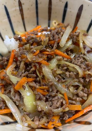 ひき肉オイスター炒め丼-レシピのメイン写真