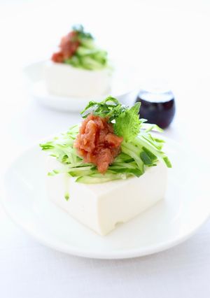 サッパリと美味しい【胡瓜と梅の冷奴】-レシピのメイン写真