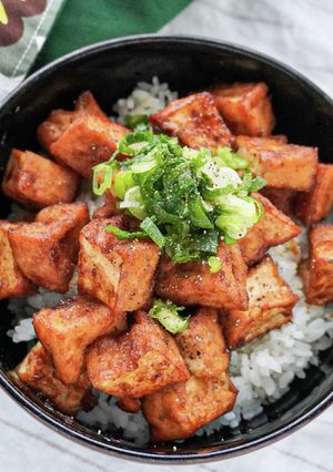 簡単ヘルシー！厚揚げのサイコロステーキ丼-レシピのメイン写真