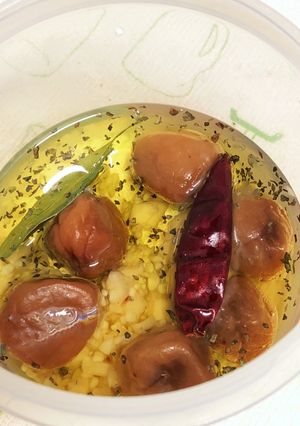 簡単梅干しオリーブ油漬け-レシピのメイン写真