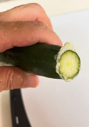 簡単下ごしらえ♫きゅうりのあく抜き-レシピのメイン写真