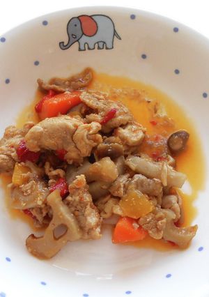 【保育園給食】豚肉とれんこんの黒酢炒め-レシピのメイン写真