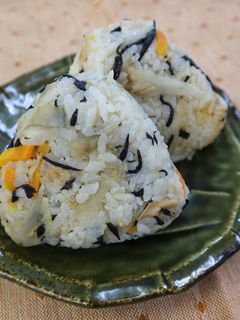 ツナとごぼうの炊き込みご飯-レシピのメイン写真
