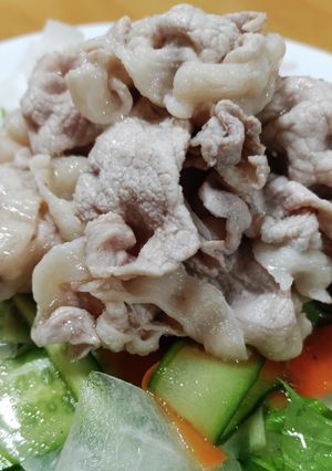 ヒラヒラ野菜のゆで豚サラダ-レシピのメイン写真