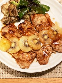柔らか焼肉! キウイの生姜焼き-レシピのメイン写真