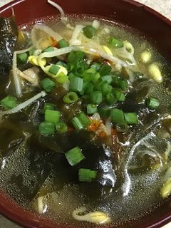 ワカメと豆もやしの食べるスープ-レシピのメイン写真
