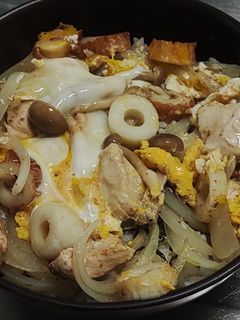 かんたん親子丼~鶏肉、ちくわ、しめじ入り-レシピのメイン写真