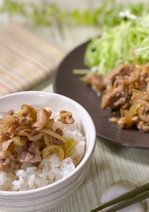 豚肉の甘辛梅ニンニク炒め-レシピのメイン写真