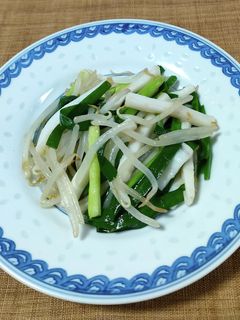 もやしとニラといかの炒め物-レシピのメイン写真