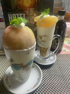 丸ごと白桃パフェと 白桃のパフェ-レシピのメイン写真