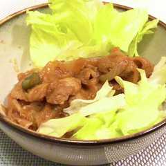 รูปของ ガッツリ肉料理　豚肉のハンバーグ炒め