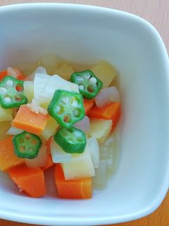 【離乳後期~完了期】にんじんのコロコロ煮-レシピのメイン写真