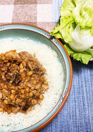 ビーフンと肉味噌のレタス包み-レシピのメイン写真