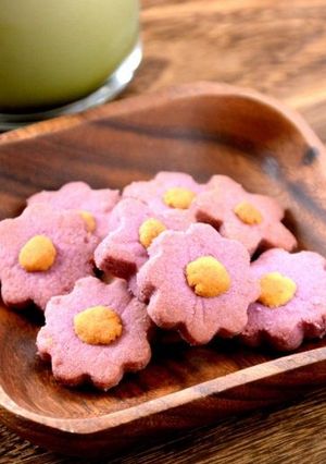 2色花型クッキー-レシピのメイン写真