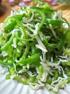 ピーマンとじゃこのスパイシーサラダ-レシピのメイン写真