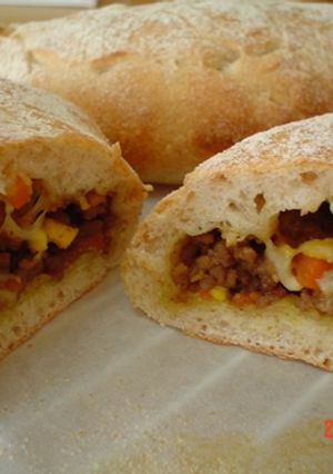 カレーそぼろのカルツォーネ-レシピのメイン写真