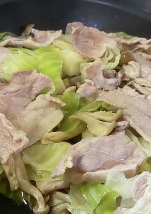 キャベツ・豚バラ・キノコ蒸し煮-レシピのメイン写真