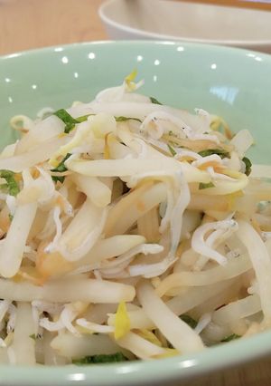 大葉ともやしとしらすの梅肉和え-レシピのメイン写真