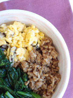 小松菜そぼろ丼【JAほこた】-レシピのメイン写真