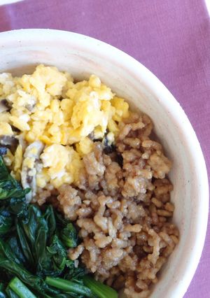 小松菜そぼろ丼【ＪＡほこた】-レシピのメイン写真