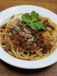 ハンバーグのリメイクでボロネーゼパスタ-レシピのメイン写真