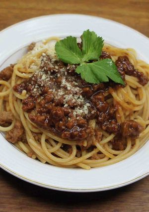 ハンバーグのリメイクでボロネーゼパスタ-レシピのメイン写真