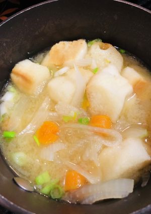 玉ねぎとお麩のお味噌汁♡ ホッとする味◎-レシピのメイン写真