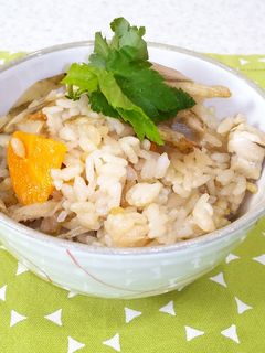 【美人レシピ】鶏肉と根菜の炊き込みご飯-レシピのメイン写真