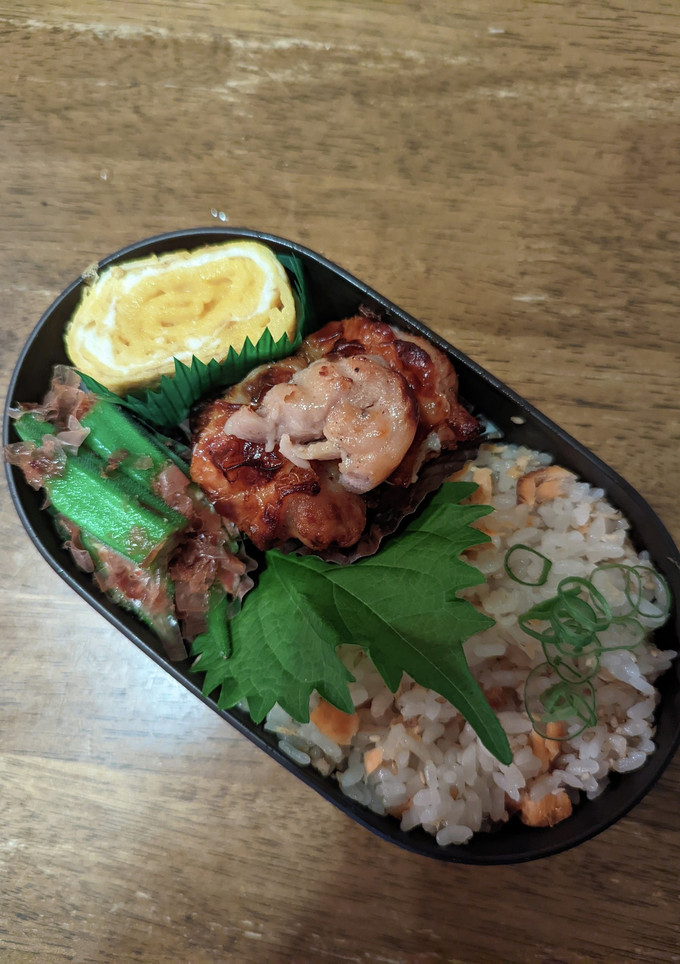 JK☆秋鮭と白ごまの混ぜご飯弁当♪-レシピのメイン写真