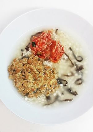 押し麦のリゾット 納豆キムチのせ-レシピのメイン写真