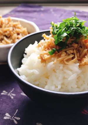 ご飯がススム!レンジで簡単なめたけそぼろ-レシピのメイン写真