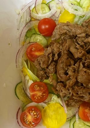 牛肉が入った色どりサラダ-レシピのメイン写真