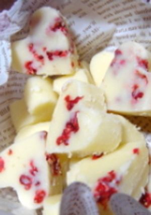 ラム香る♪ホワイト生チョコ♪(イチゴ)-レシピのメイン写真
