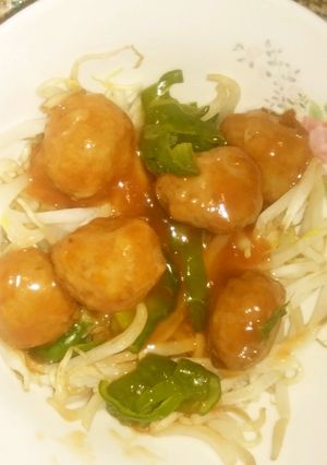 もやしは便利☆市販のミートボールに添えて-レシピのメイン写真