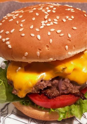 超簡単なのに肉肉しい!手作りハンバーガー-レシピのメイン写真