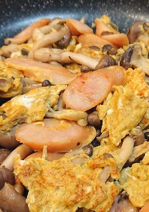 カレー粉だけ★しめじとウインナーの卵炒め-レシピのメイン写真