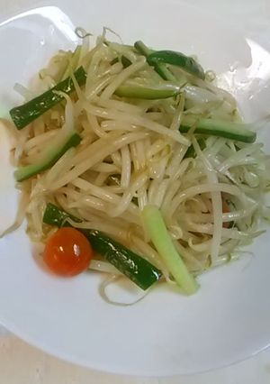シャキシャキ　もやしときゅうりの炒め物-レシピのメイン写真