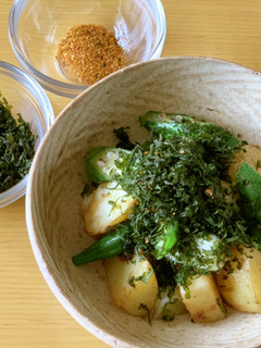 はばのりトッピング!じゃが芋オクラ炒め-レシピのメイン写真