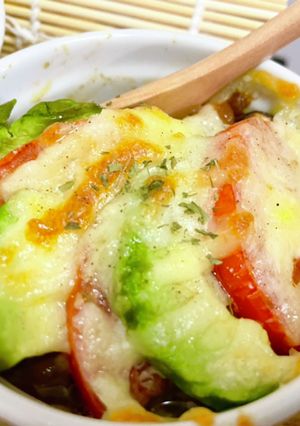 アボカドとトマトのヘルシーカレーチーズ焼-レシピのメイン写真