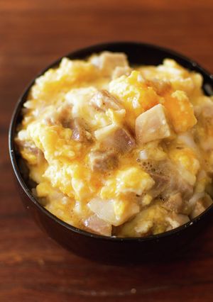 簡単!卵チーズベーコンでカルボナーラ丼-レシピのメイン写真