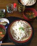 野菜たっぷりの白モツ入りつけうどん