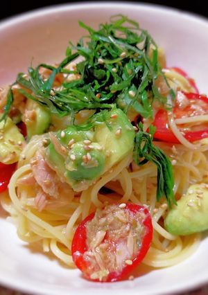 ツナ缶とアボカドのお手軽冷製和風パスタ-レシピのメイン写真