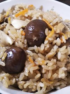 甘栗と舞茸の炊き込みご飯-レシピのメイン写真