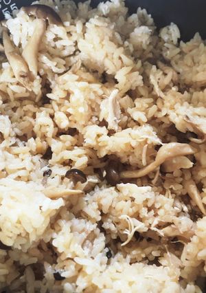 同時にサラダチキン!キノコの炊き込みご飯-レシピのメイン写真