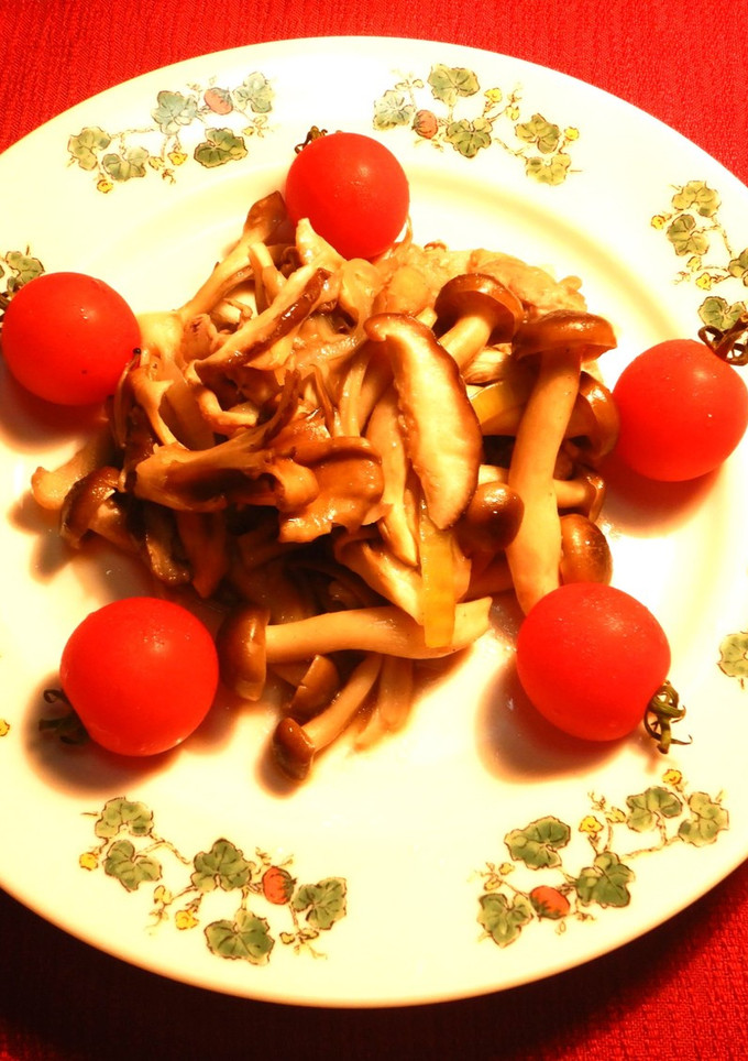 3種のキノコと豚肉の炒め物・香りが最高！-レシピのメイン写真