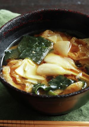 たけのこの姫皮とわかめの味噌汁-レシピのメイン写真