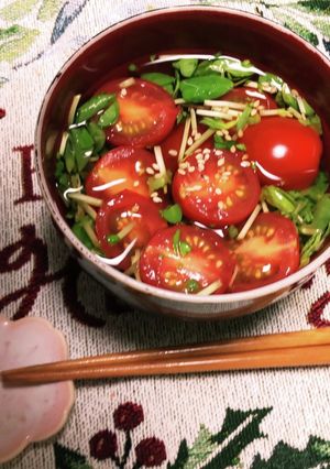 簡単に!お吸い物にも!豆苗とミニトマト-レシピのメイン写真