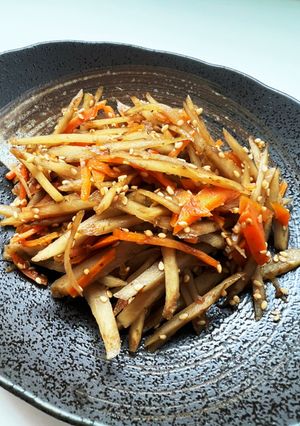ダシが良いお味！ごぼうと人参のきんぴら-レシピのメイン写真
